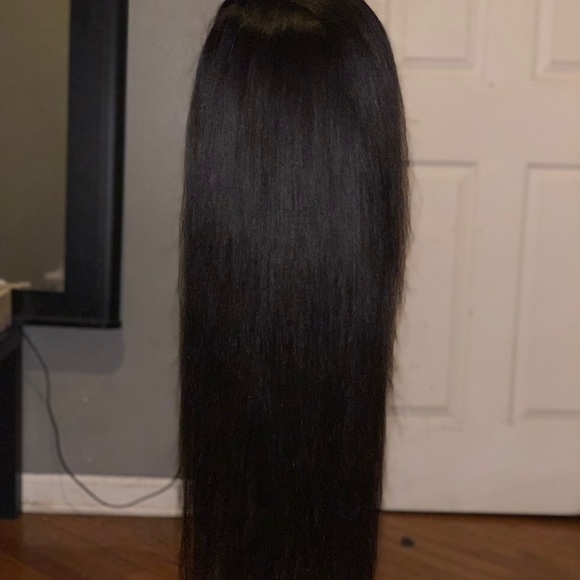 Frontal Wig - Picture 2 of 5